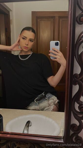 lolalala23
