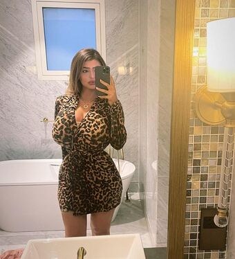 Lucy Ya