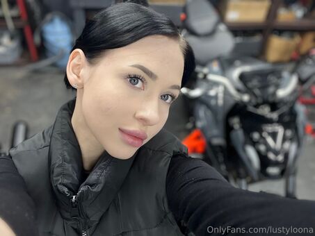 lustyloona