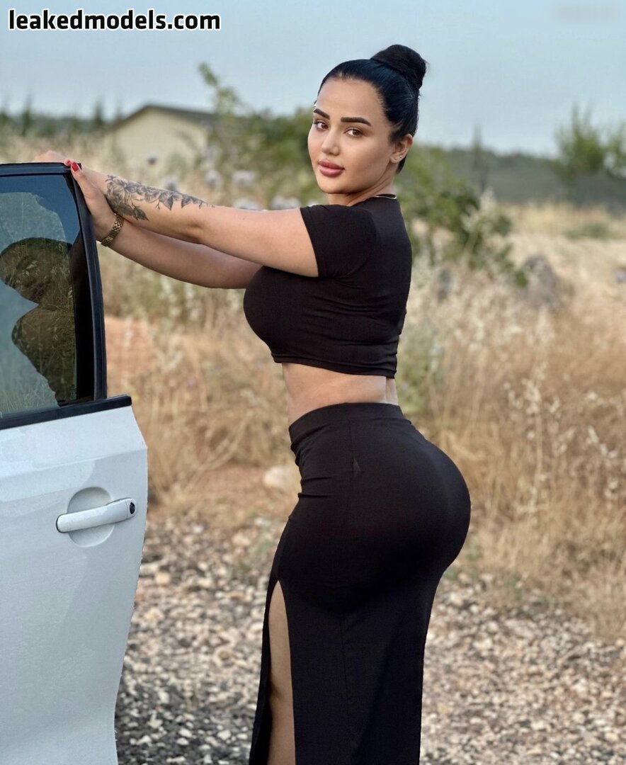 Melek Azad revealing her bare essence in a bold pose