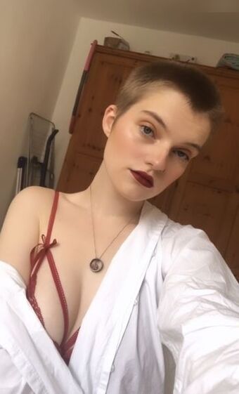 Mira Carlotta Folster (GNTM)