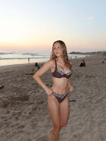 Miranda McKeon Foto Desnuda Filtrada OnlyFans 42