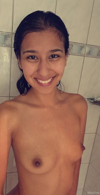 MissFine Foto Desnuda Filtrada OnlyFans 25