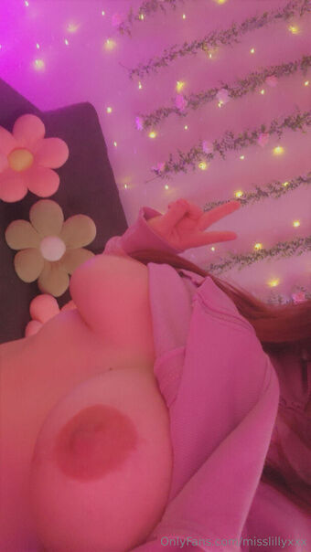misslillyxxx