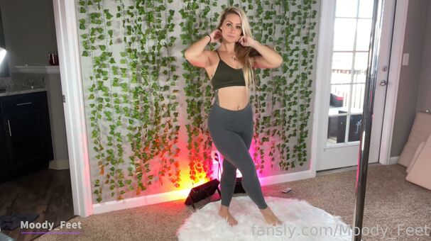 Moody_feet