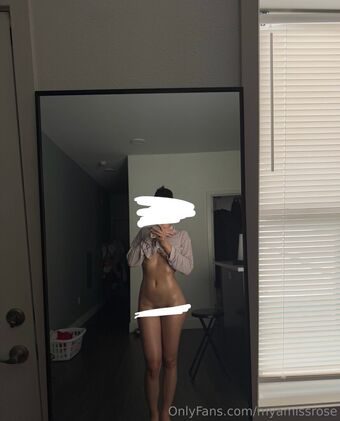 myamissrose Foto Desnuda Filtrada OnlyFans 6
