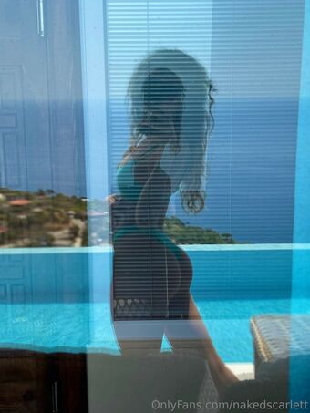 nakedscarlett