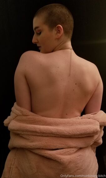 nonbinary-bitch Foto Desnuda Filtrada OnlyFans 14