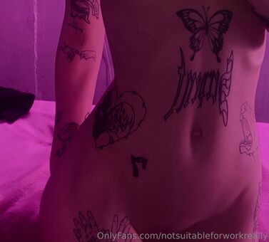 notsuitableforworkreally Foto Desnuda Filtrada OnlyFans 7