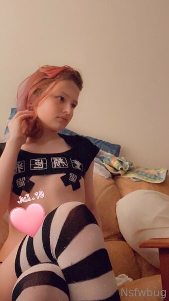 nsfwbug Foto Desnuda Filtrada OnlyFans 5