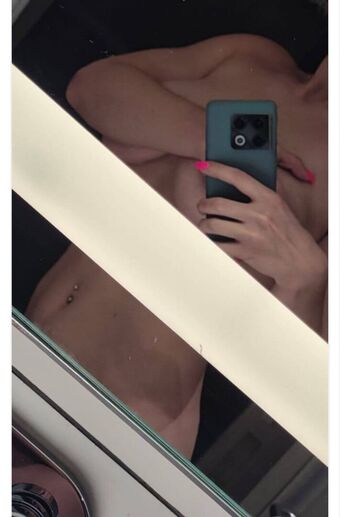 Olly Esse Foto Desnuda Filtrada OnlyFans 18