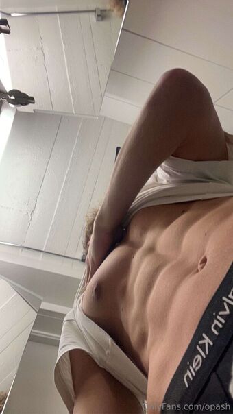 opash Foto Desnuda Filtrada OnlyFans 13