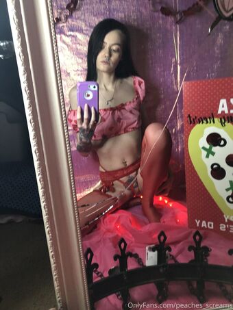peacheyscreams