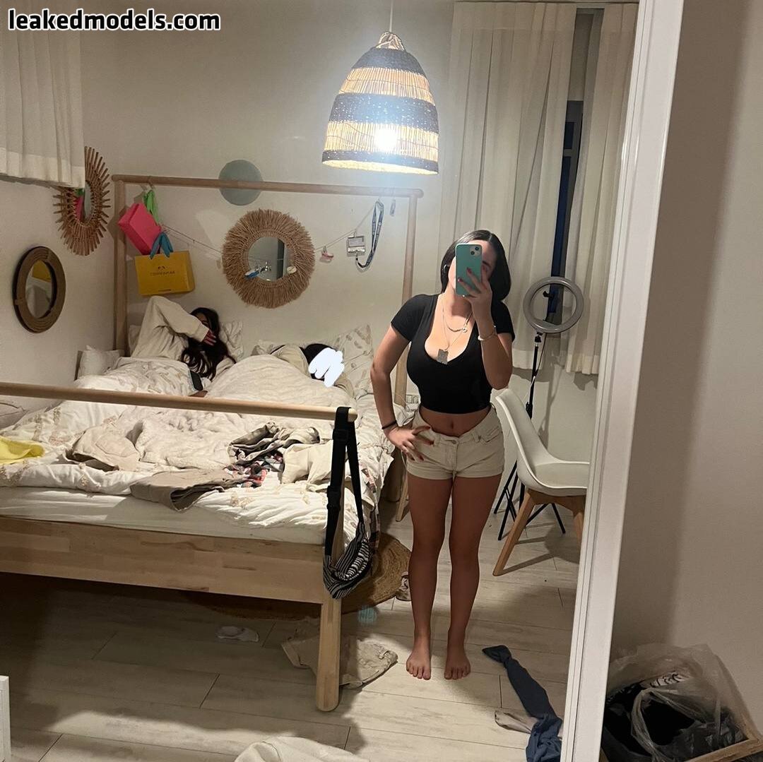 A touch of foreign allure