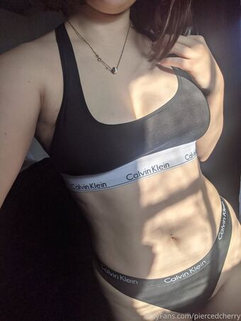 piercedcherry Foto Desnuda Filtrada OnlyFans 34