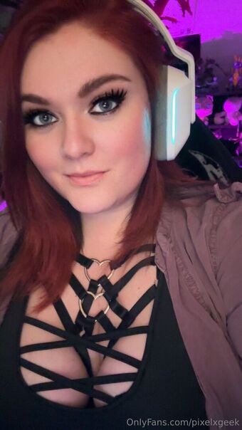 pixelxgeek Foto Desnuda Filtrada OnlyFans 21