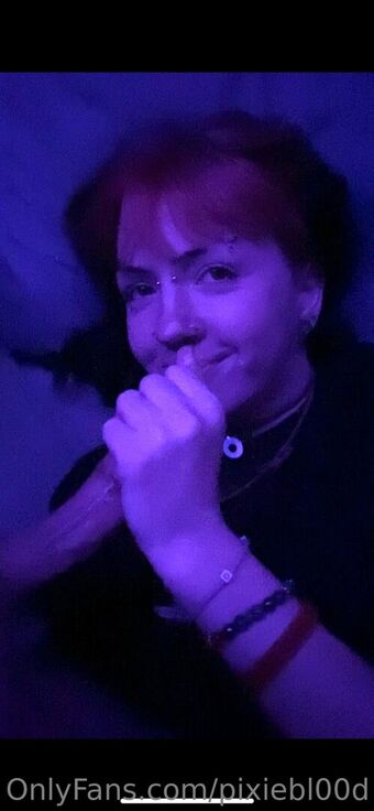 pixiebl00d Foto Desnuda Filtrada OnlyFans 4