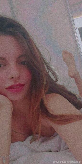 Pizza.alien Foto Desnuda Filtrada OnlyFans 21