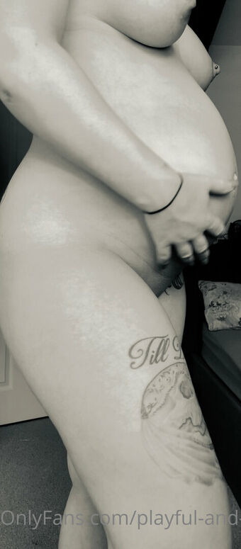 playful-and-pregnant