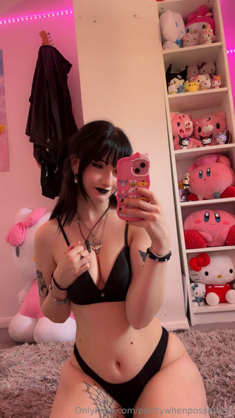 prettywhenpossessed Foto Desnuda Filtrada OnlyFans 13