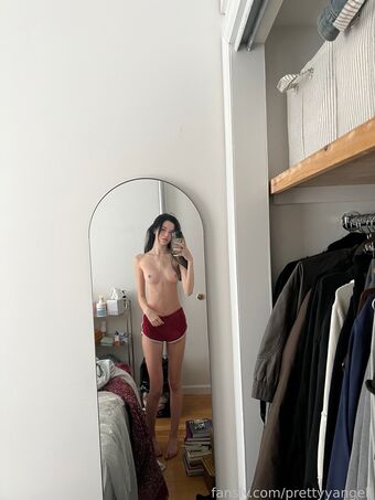 prettyyangell Foto Desnuda Filtrada OnlyFans 32