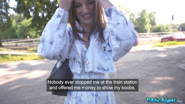 Public Agent Foto Desnuda Filtrada OnlyFans 134