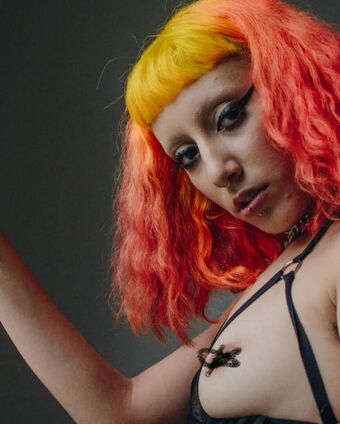 Putas Punk Foto Desnuda Filtrada OnlyFans 1