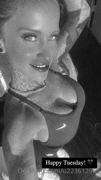 R33 Foto Desnuda Filtrada OnlyFans 3