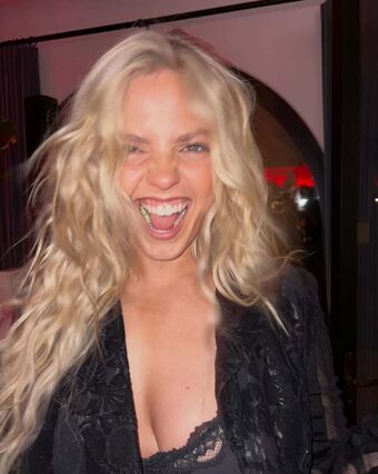 Renee Rapp Foto Desnuda Filtrada OnlyFans 141