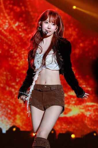 Sakura Miyawaki 宮脇 咲良