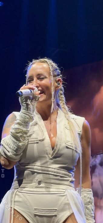 Sarah Connor Foto Desnuda Filtrada OnlyFans 260