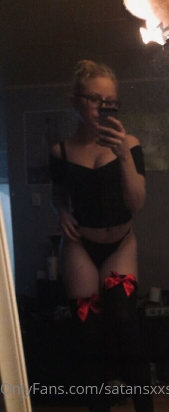 satansxxspawn Foto Desnuda Filtrada OnlyFans 8