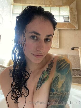 sentientbees2 Foto Desnuda Filtrada OnlyFans 11