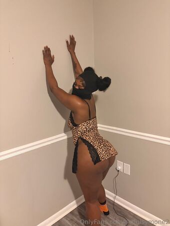 sinfulsymone2 Foto Desnuda Filtrada OnlyFans 12