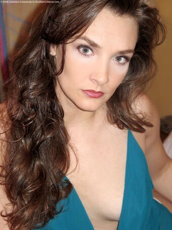 Southern-Charms Reese