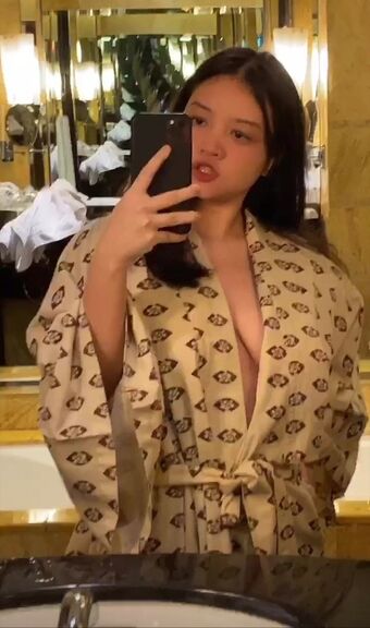 Stephanie Lee
