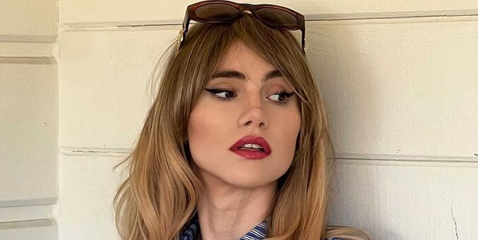 Suki Waterhouse