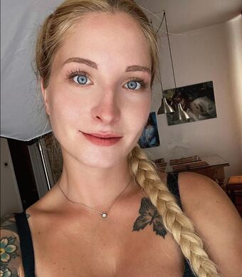 Swann Foto Desnuda Filtrada OnlyFans 1