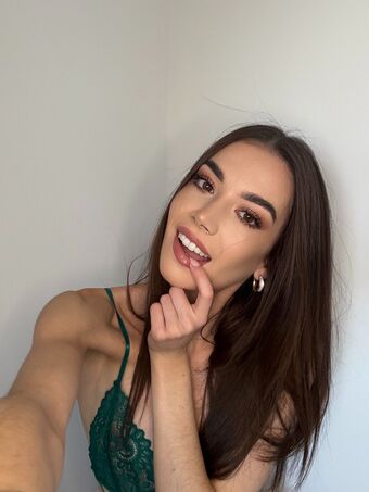 tara_tiny Foto Desnuda Filtrada OnlyFans 24