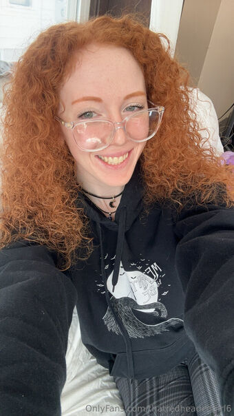 Thatredheadedgirl6