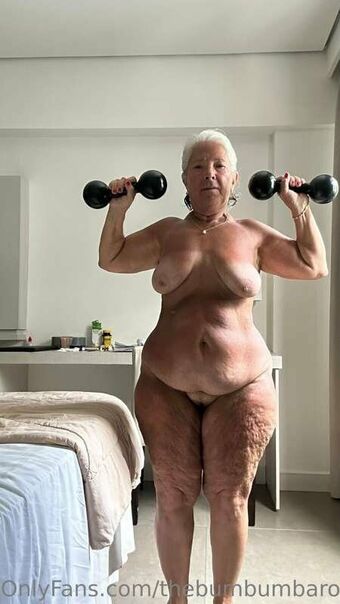 thebumbumbaroness Foto Desnuda Filtrada OnlyFans 32