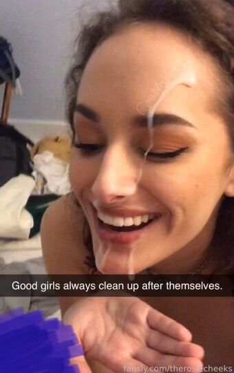 therosiecheeks Foto Desnuda Filtrada OnlyFans 4