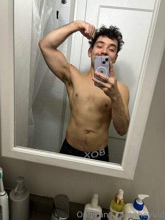 theyvid Foto Desnuda Filtrada OnlyFans 3