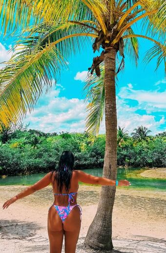 throwsumchlo Foto Desnuda Filtrada OnlyFans 3