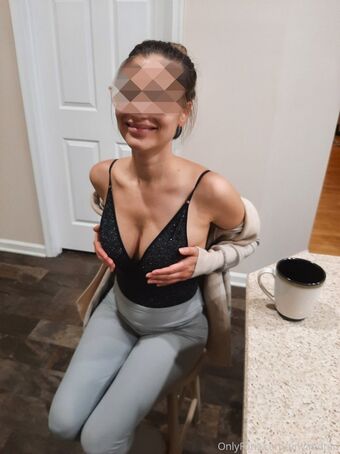 Tiny And Tan Foto Desnuda Filtrada OnlyFans 37