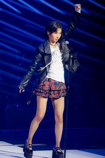 tiny.pretty.j