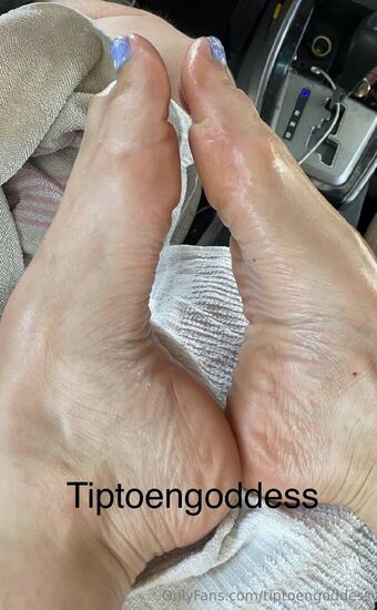tiptoengoddess