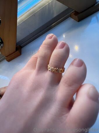 toesonglitter