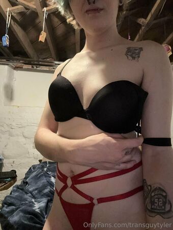 transguytyler Foto Desnuda Filtrada OnlyFans 29