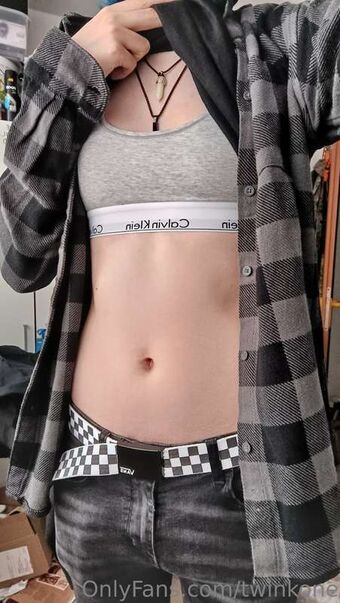 TwinkOnE Foto Desnuda Filtrada OnlyFans 30